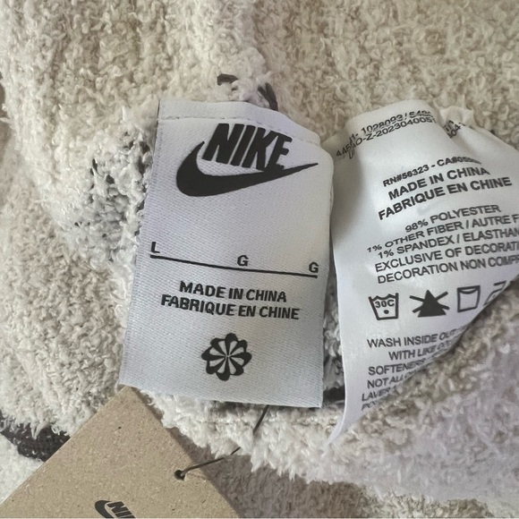 Nike Cream and Black Wide Leg Pants - Picture 8 of 9